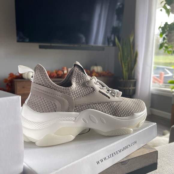 Steve Madden Shoes - Size 7 Steve Madden sneakers “Myles” taupe. New never worn, still in box.